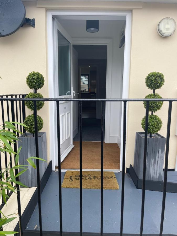 Two Bedroom Detached Modern Close To Argyle Fc
